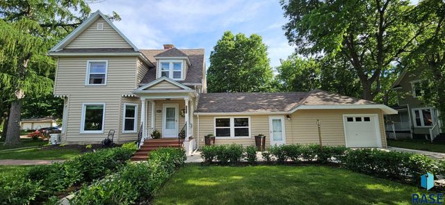 1022 3rd St Street, Brookings, SD 57006