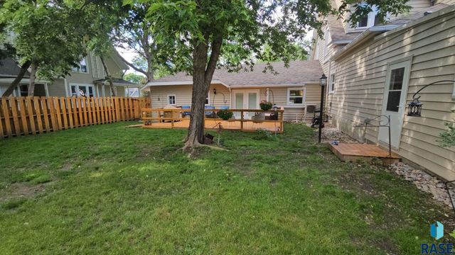 1022 3rd St Street, Brookings, SD 57006