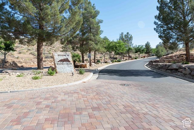 1557 S STONE CLIFF DR, St. George, UT 84790