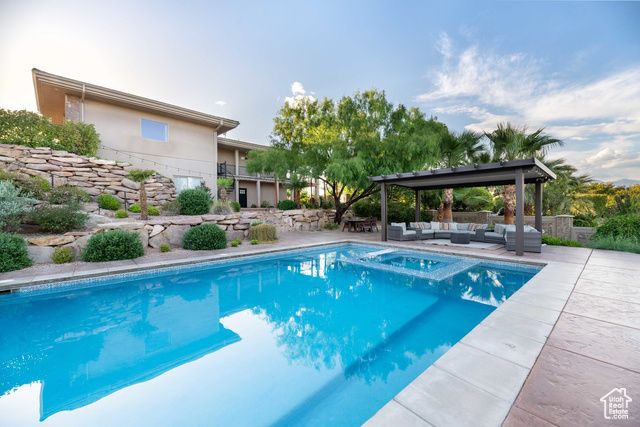 1557 S STONE CLIFF DR, St. George, UT 84790