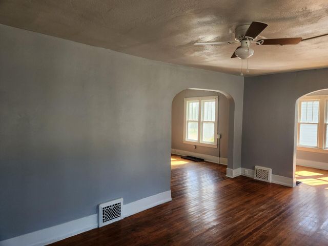 1956 Wood Street, Muskegon, MI 49442