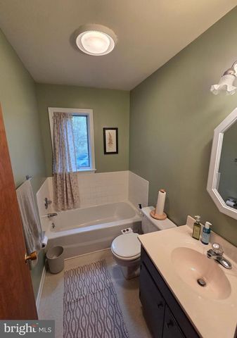 19 SISTERS LN, Lewistown, PA 17044