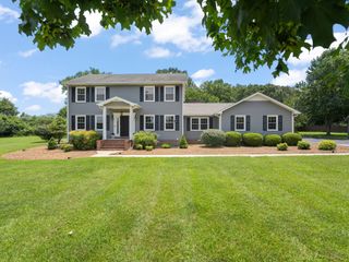 703 Twelve Oaks Rd, Tullahoma, TN 37388