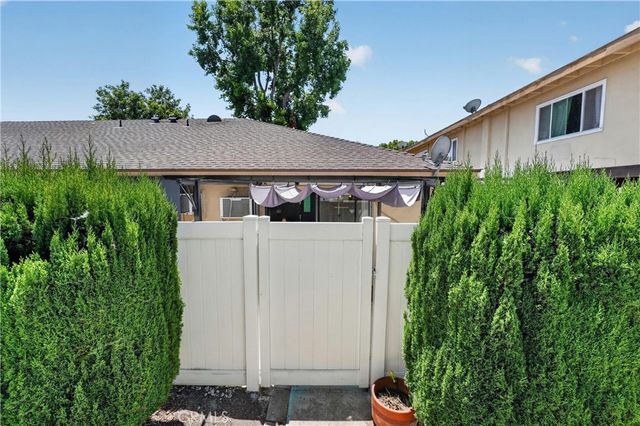 1921 N Sherry 89, Santa Ana, CA 92705
