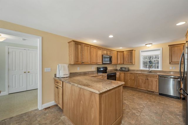 22 Duckworth Road, Hebron, NH 03241