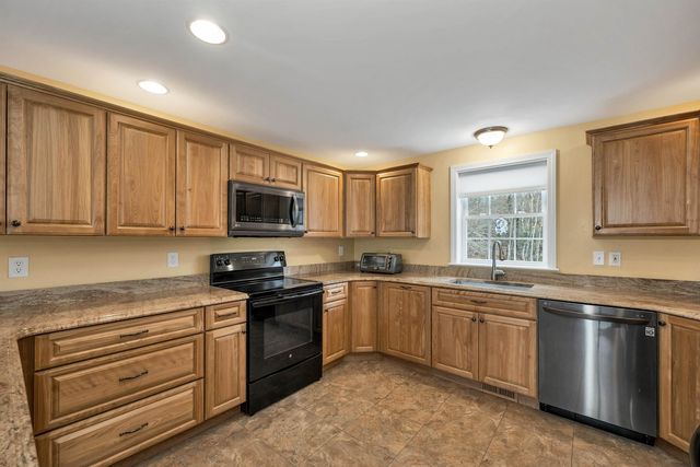 22 Duckworth Road, Hebron, NH 03241