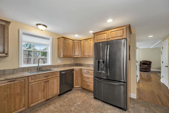 22 Duckworth Road, Hebron, NH 03241
