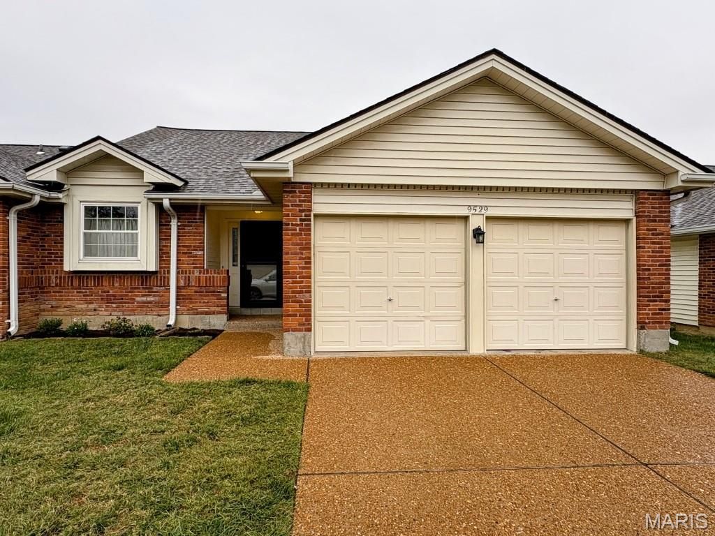 9529 Mackenzie Circle Drive, St Louis, MO 63123