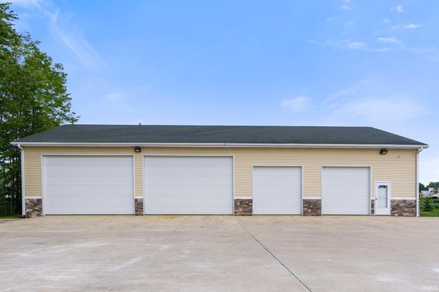 17818 Amstutz Road, Leo, IN 46765