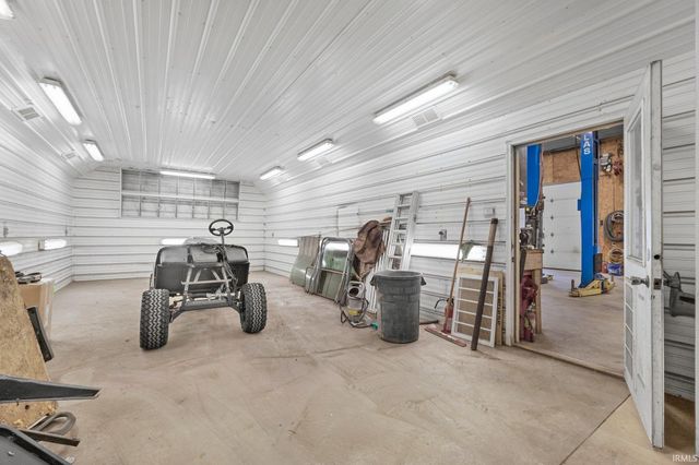17818 Amstutz Road, Leo, IN 46765