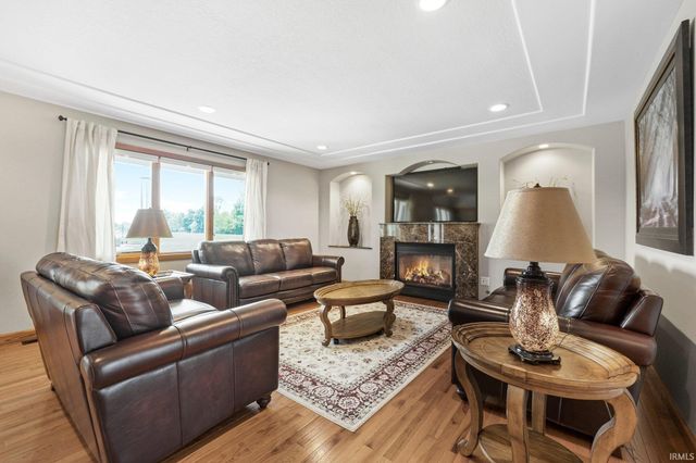 17818 Amstutz Road, Leo, IN 46765