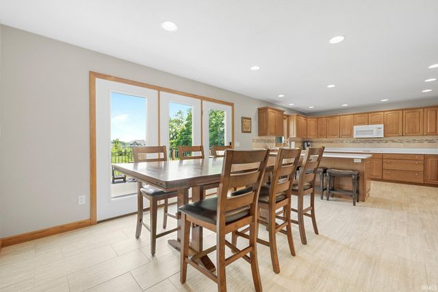 17818 Amstutz Road, Leo, IN 46765
