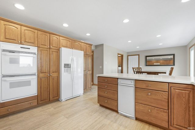 17818 Amstutz Road, Leo, IN 46765