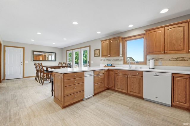 17818 Amstutz Road, Leo, IN 46765