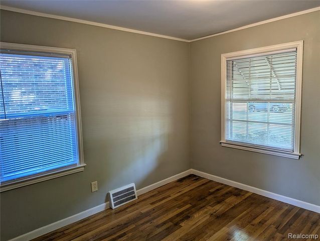 17647 Lenore, Detroit, MI 48219