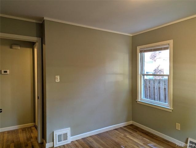 17647 Lenore, Detroit, MI 48219