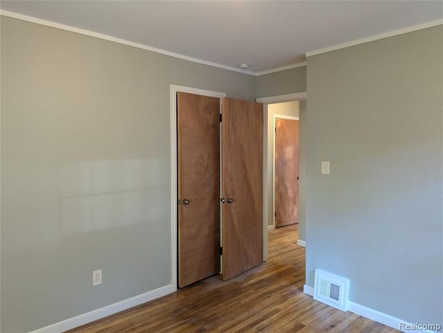 17647 Lenore, Detroit, MI 48219