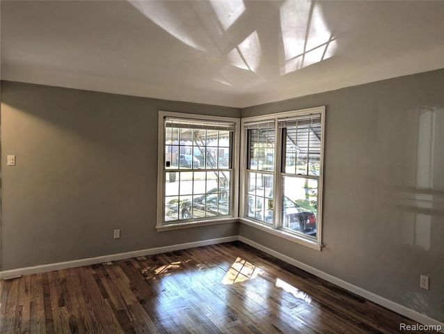 17647 Lenore, Detroit, MI 48219