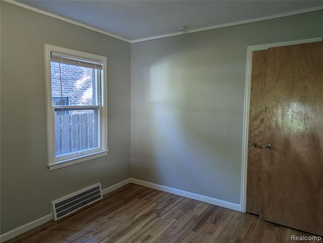 17647 Lenore, Detroit, MI 48219
