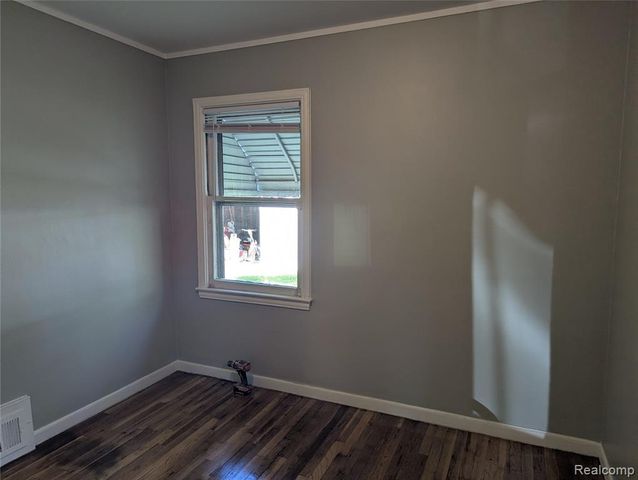 17647 Lenore, Detroit, MI 48219