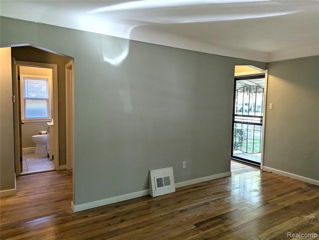 17647 Lenore, Detroit, MI 48219