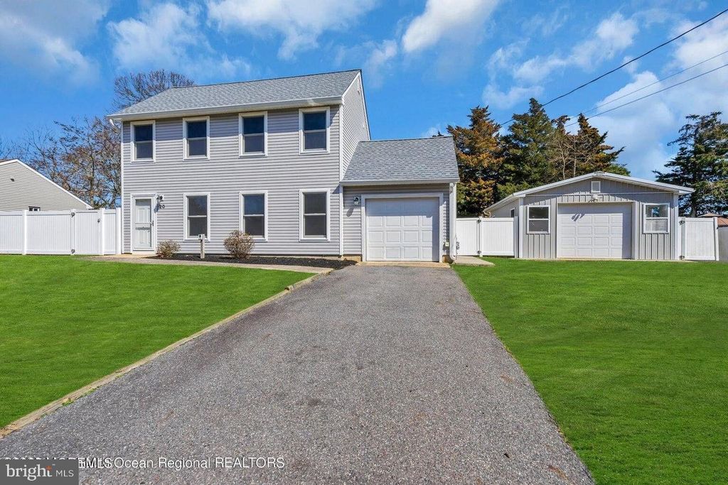 20 COLONIAL DR, Little Egg Harbor Twp, NJ 08087