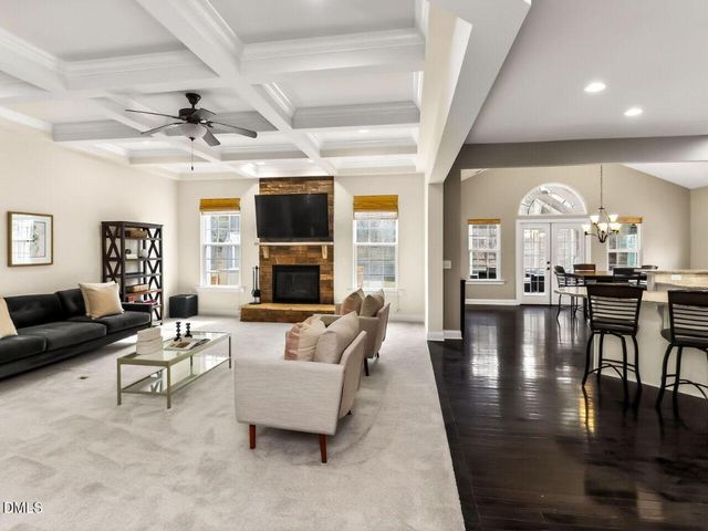 139 Dover Grant Court, Chapel Hill, NC 27517