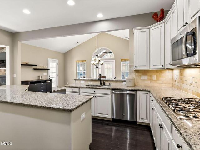 139 Dover Grant Court, Chapel Hill, NC 27517