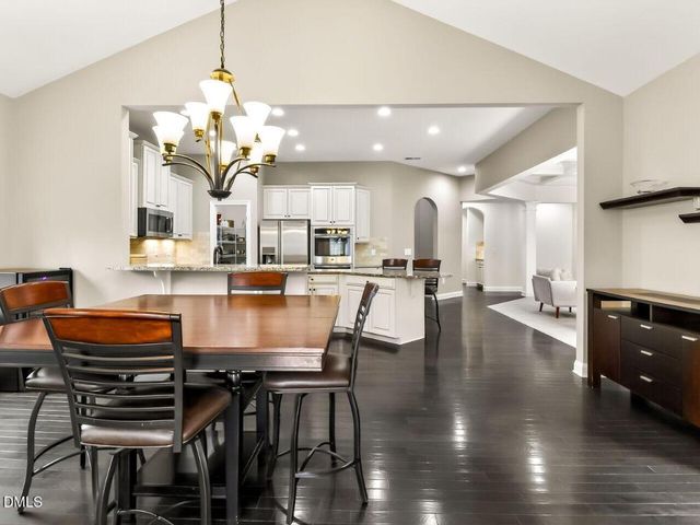 139 Dover Grant Court, Chapel Hill, NC 27517