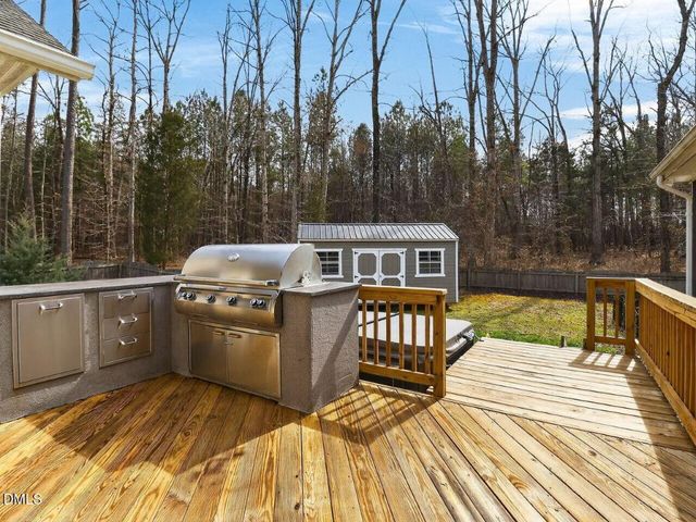 139 Dover Grant Court, Chapel Hill, NC 27517