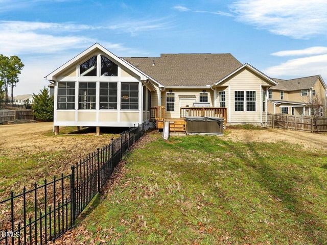 139 Dover Grant Court, Chapel Hill, NC 27517