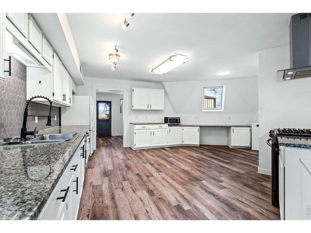 8402 Dome Ct, Fort Collins, CO 80525