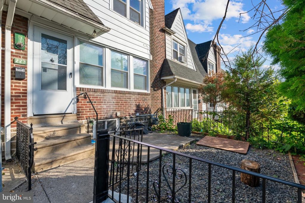 223 WILTSHIRE RD, UPPER DARBY, PA 19082 — photo 2