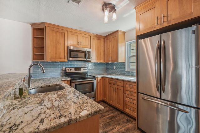 4717 W VASCONIA STREET, Tampa, FL 33629