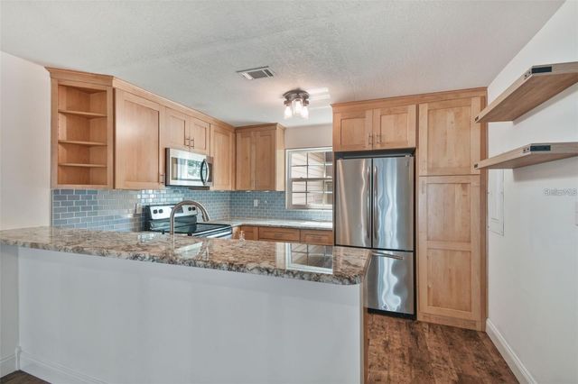 4717 W VASCONIA STREET, Tampa, FL 33629