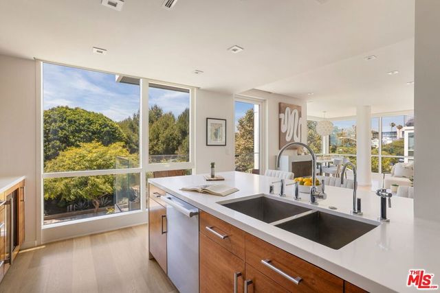 1705 Ocean Avenue 307, Santa Monica, CA 90401