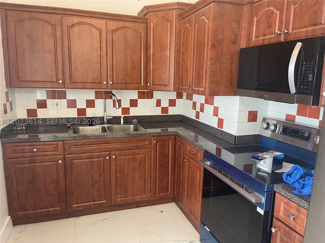 3731 SW 32nd Ave, West Park, FL 33023