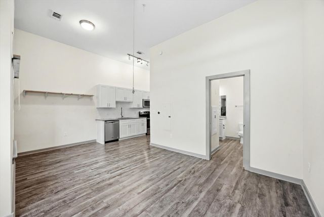 782 Riverfront Parkway 111, Chattanooga, TN 37402