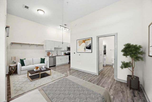782 Riverfront Parkway 111, Chattanooga, TN 37402