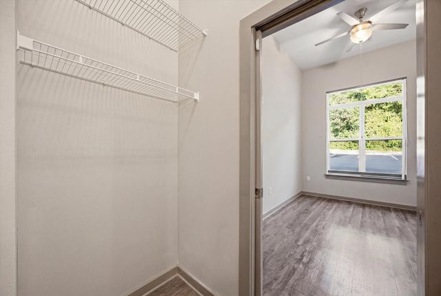 782 Riverfront Parkway 111, Chattanooga, TN 37402