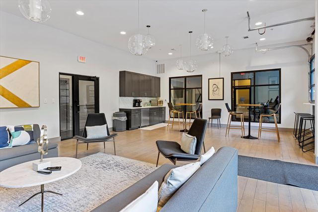 782 Riverfront Parkway 111, Chattanooga, TN 37402
