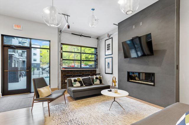 782 Riverfront Parkway 111, Chattanooga, TN 37402