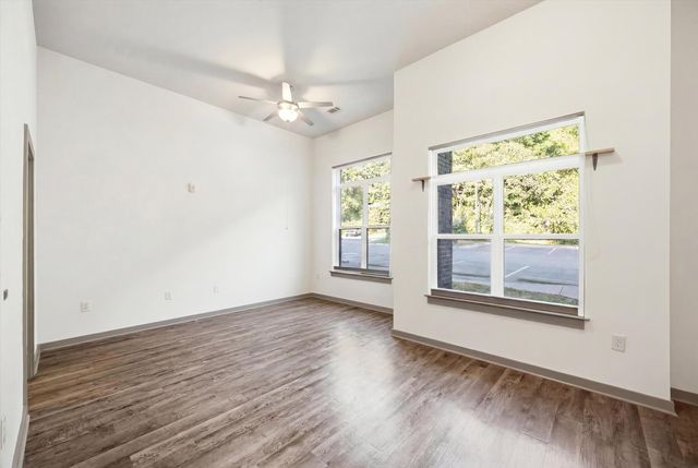 782 Riverfront Parkway 111, Chattanooga, TN 37402