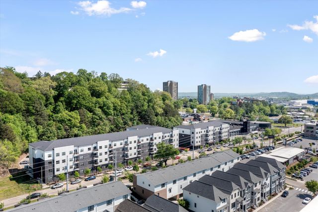 782 Riverfront Parkway 111, Chattanooga, TN 37402