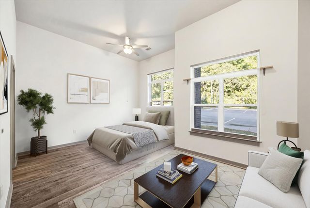 782 Riverfront Parkway 111, Chattanooga, TN 37402