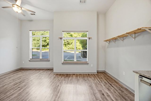 782 Riverfront Parkway 111, Chattanooga, TN 37402
