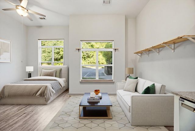 782 Riverfront Parkway 111, Chattanooga, TN 37402