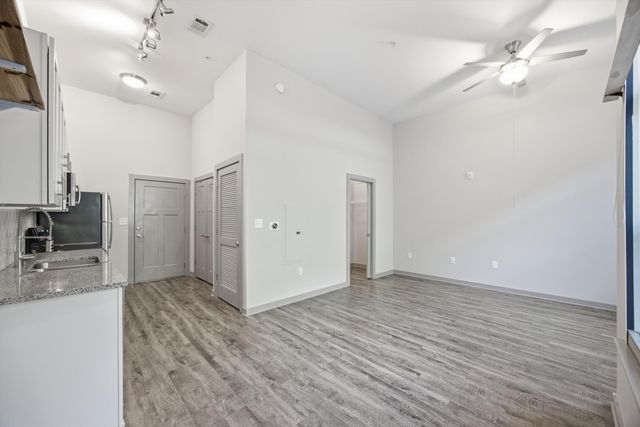 782 Riverfront Parkway 111, Chattanooga, TN 37402