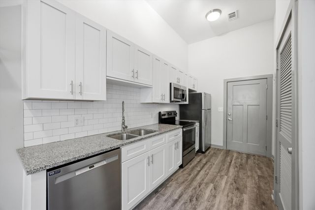 782 Riverfront Parkway 111, Chattanooga, TN 37402