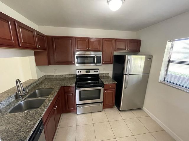 6844 PALMETTO Circle S 201, Boca Raton, FL 33433